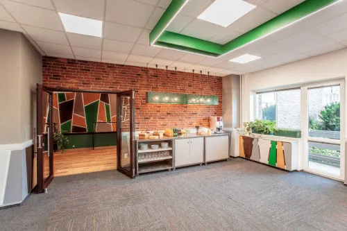 Salónik prepojený s bowling barom - Hotel Sitno salónik vedľa bowlingu