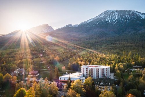 Letecký pohľad na hotel Atrium vo Vysokých Tatrách - Hotel Atrium Nový Smokovec